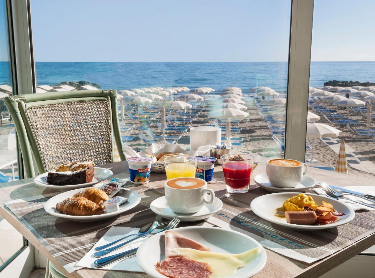 Hotel International Direttamente Sulla Sabbia Misano Adriatico Εξωτερικό φωτογραφία