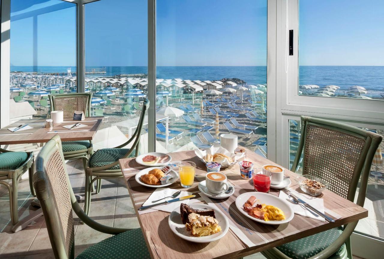 Hotel International Direttamente Sulla Sabbia Misano Adriatico Εξωτερικό φωτογραφία