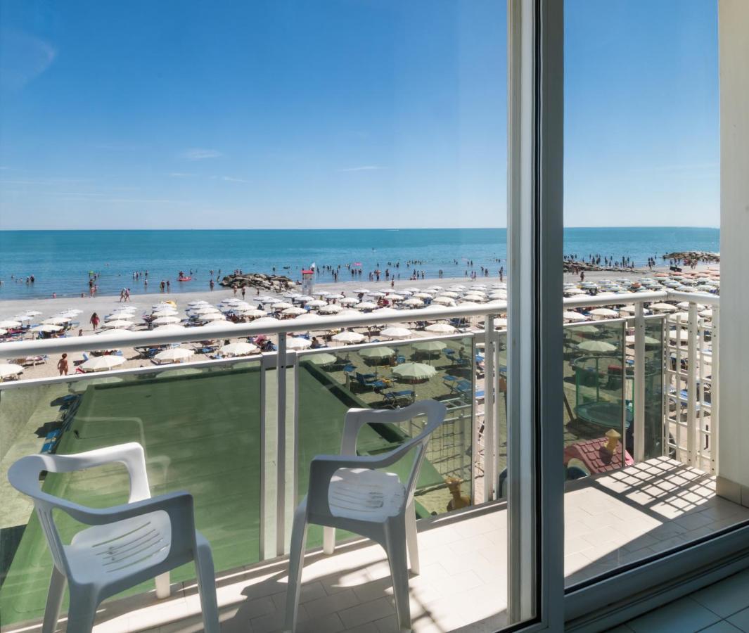 Hotel International Direttamente Sulla Sabbia Misano Adriatico Εξωτερικό φωτογραφία
